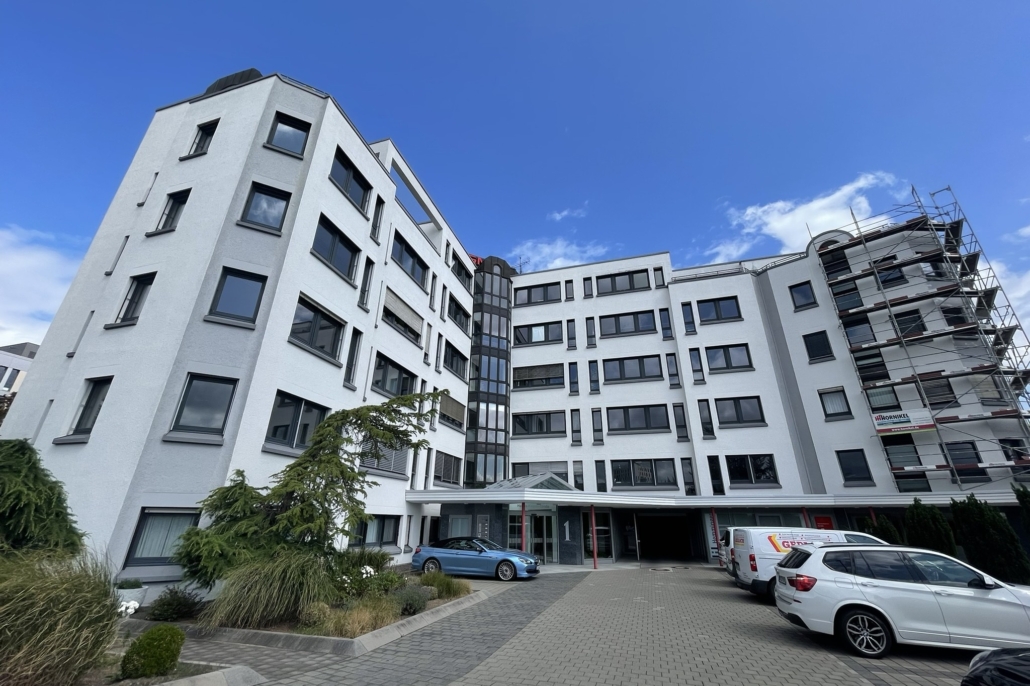 Hanns-Klemm-Straße 1