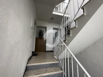 Wohn- und Geschäftshaus in zentraler Lage von Kornwestheim - Treppenhaus (91046)