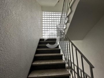 Wohn- und Geschäftshaus in zentraler Lage von Kornwestheim - Treppenhaus (88050)