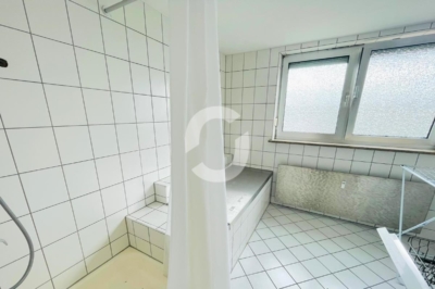 Lichtdurchflutete Gewerbefläche mit Terrasse in Stuttgart-Feuerbach – 176 m² - WC (99336)
