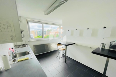 Lichtdurchflutete Gewerbefläche mit Terrasse in Stuttgart-Feuerbach – 176 m² - Küche (99335)