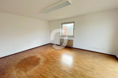 Lichtdurchflutete Gewerbefläche mit Terrasse in Stuttgart-Feuerbach – 176 m² - Bürofläche (99333)