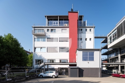 Lichtdurchflutete Gewerbefläche mit Terrasse in Stuttgart-Feuerbach – 176 m² - Objektansicht (99338)