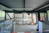 Bild - Moderne Lager-/Produktionshalle mit Büro