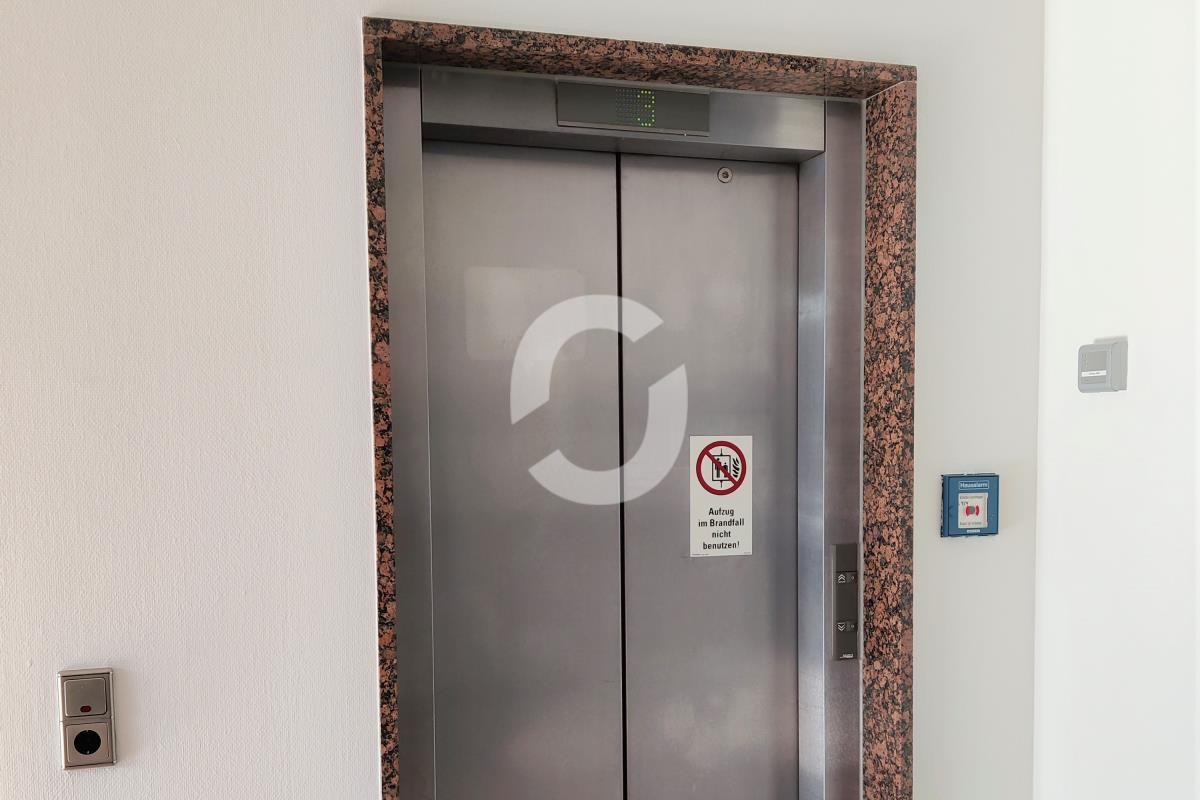 Aufzug geschlossen