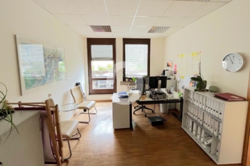 Helle Büroflächen in bester Lage - Büro (77890)