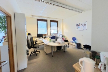 Helle Büroflächen in bester Lage - Büro (77893)