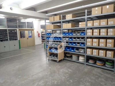 Büro & Light-Industrial Areal – langfristig vermietet & stadtnah - Büro & Light-Industrial Areal (98835)