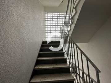 RESERVIERT | Wohn- und Geschäftshaus in zentraler Lage von Kornwestheim - Treppenhaus (90075)