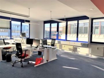 Gepflegte Büroflächen in Stuttgart-Weilimdorf - Innenansicht (78418)