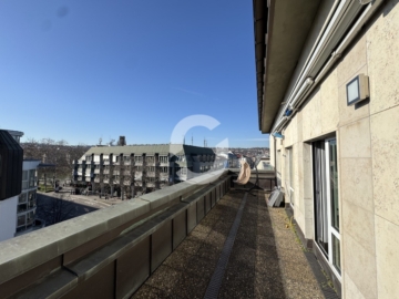 Zentral gelegene 5-Zimmer Wohnung - Terasse (93217)