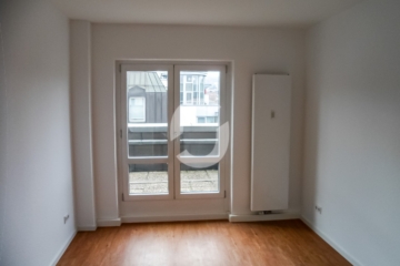 Zentral gelegene 5-Zimmer Wohnung - Schlafzimmer (94502)