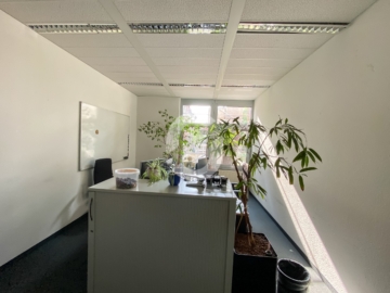 Bürofläche direkt am Bahnhof Bad Cannstatt – Top-Lage mit perfekter Anbindung - Büro (91520)