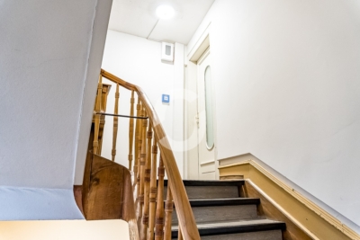 Großzügige Wohnfläche – ideal für Wohngemeinschaften - Treppenhaus (98039)