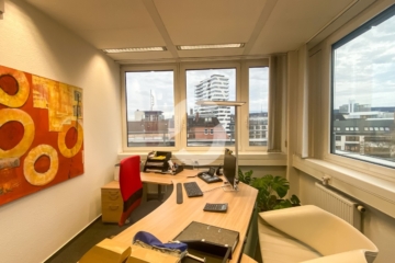 zentral gelegene, Attraktive Büroflächen in Stuttgart - Büro (90396)