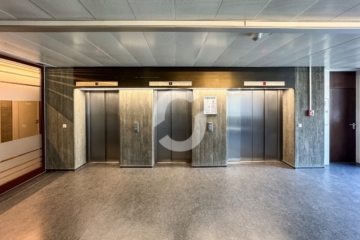 Schlossplatz-Blick: City-Büro in Stuttgart-Mitte mit Vollklimaanlage Untermietfläche - Personenaufzug (93505)