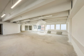 Rohbau Bürofläche - Lichtdurchflutete Bürofläche mit Glasbüros & flexiblem Ausbau