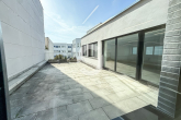 Terrasse - Lichtdurchflutete Bürofläche mit Glasbüros & flexiblem Ausbau