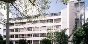 Helle und funktionale Bürofläche nahe der S-Bahn - Außenansicht (97014)