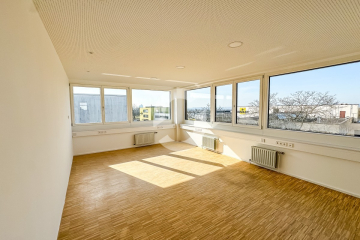 Lichtdurchflutete Bürofläche mit Glasbüros & flexiblem Ausbau - image00042 (94708)