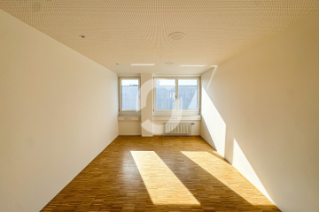 Lichtdurchflutete Bürofläche mit Glasbüros & flexiblem Ausbau - image00041 (94703)