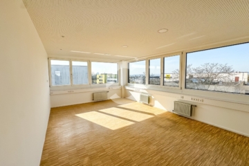Lichtdurchflutete Bürofläche mit Glasbüros & flexiblem Ausbau - image00042 (96106)