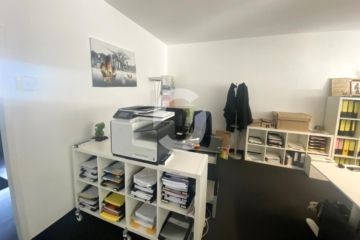 Büro mit Charme und Aussicht: Flexible Open Space Fläche in Feuerbach! - Großraumbüro (77474)