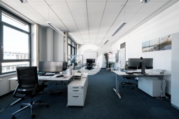 Großzügiges und lichtdurchflutetes Bürohaus (Interimsvermietung möglich) - Impression (5. OG) (74790)