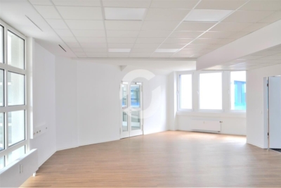 Großzügige Büroflächen in Sindelfingen - Bild 1 (98656)