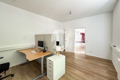 Charmantes Altbaubüro in Stuttgart-West – 100 m² | Parkett | frisch modernisiert - Büro (97697)