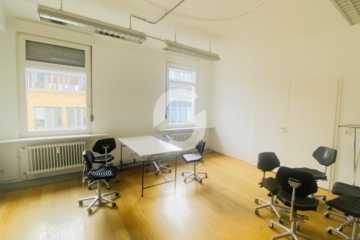 Bürofläche in altem Industriegebäude - Innenansicht (76240)