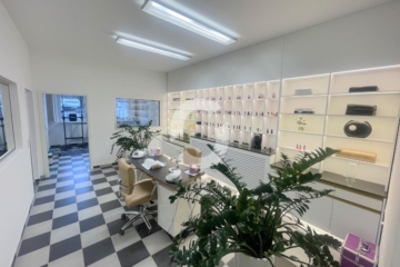 Modernisierte Kosmetik-/Praxisfläche mit Büro in zentraler Lage - Behandlungsraum (82230)