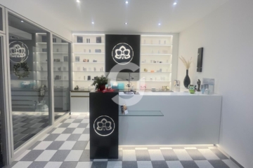Modernisierte Kosmetik-/Praxisfläche mit Büro in zentraler Lage - Empfang (82229)