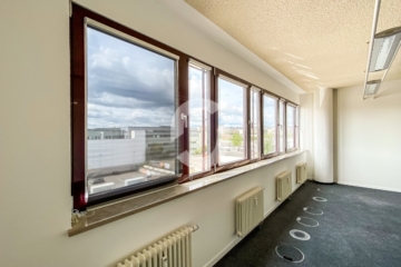 Modernisierte Büroflächen ab 300 m² in Top-Zustand - Büro (89404)