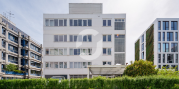 Vakantes Büro-/Verwaltungsgebäude in Stuttgart-Möhringen - Außenbild (80599)