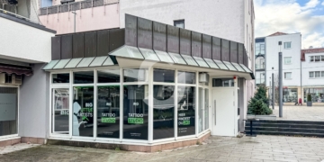 Vielseitig nutzbare Ladenfläche in guter Lage - Außenansicht (93222)