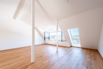 Stilvolle Stadtwohnung mit Panoramablick über Stuttgart - Wohn- und Schlafbereich (92241)