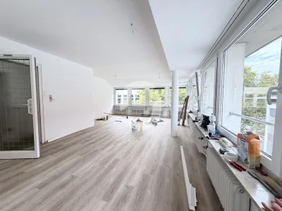 Charmantes, kompaktes Büro im 4. Obergeschoss im Herzen von Stuttgart - Großraum (100862)