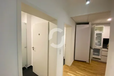 Helle Bürofläche mit 195 m² in Stuttgart-Mitte - WC / Flur (100684)