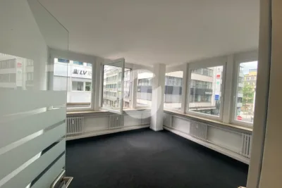 Helle Bürofläche mit 195 m² in Stuttgart-Mitte - Eckbüro (100679)
