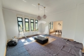 Wohnzimmer - Altbaujuwel mit Balkon
