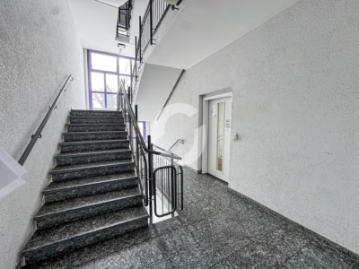 sehr zentrale Fläche in Sindelfingen - Treppenhaus (97630)
