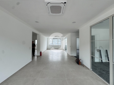 Neu saniertes Büro ca. 230 m² in Stuttgart-Wangen – Aufzug & Klimaanlage - Eingangs-/Empfangsbereich (99246)