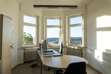 Exklusive Altbauvilla – halbhöhen Lage – ab sofort verfügbar - Büro (94230)