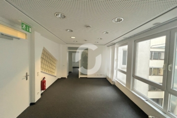 Attraktive Bürofläche in Top-Lage auf der Königstraße mit 2 Balkonen zu vermieten! - Büro (81604)