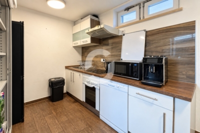 Attraktive Ladenfläche in Stuttgart-Mitte mit großzügiger Dachterrasse - Ladenfläche (100090)