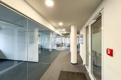 Hochwertige Bürofläche in bester Lage zur Untervermietung - Bürofläche (100731)
