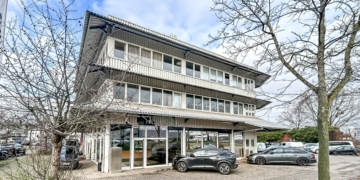 Exklusive Gewerbefläche mit großzügiger Garage zur Autoaufbereitung - Außenansicht (91150)