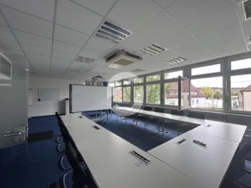 Bürofläche mit Dachterrasse in exzellenter Lage direkt am S-/U-Bahnhof - Besprechung (74056)