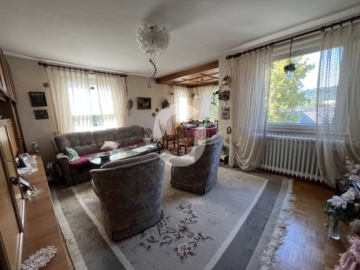 Mehrfamilienhaus mit Leerstand in guter Lage von Stuttgart-Untertürkheim zum Erwerb - Auszug Wohnen (92368)